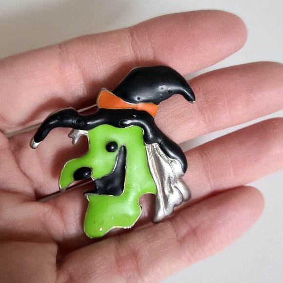 Vintage Witch Halloween Brooch Pin. Halloween theme collection. - Picture 2 of 3